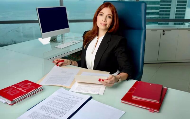 El rol imprescindible de la mujer profesional: análisis de Odila Castillo